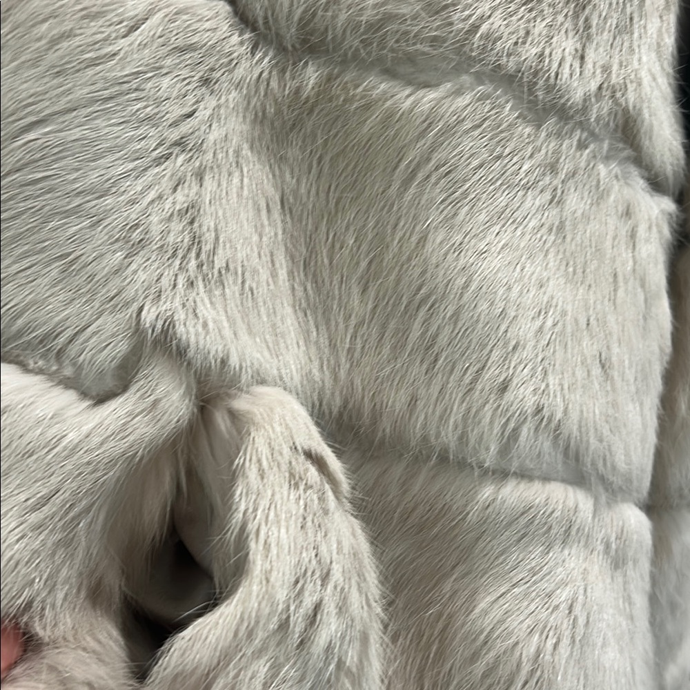 Dolce Cabo Plush fur Jacket in Cream - Picture 5 of 6